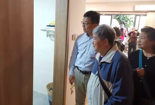 如果长辈都来越秀抱团养老 ,那才是真的“都挺好”! 如果长辈都来越秀抱团养老 ,那才是真的“都挺好”!